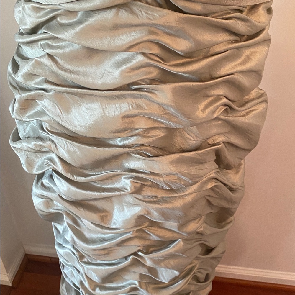Cachet size 14 off shoulder silver/grey  Runched formal dress - Picture 5 of 11